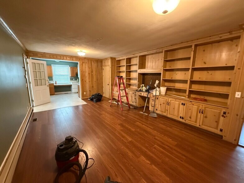 Building Photo - 1200 Edgemont Rd