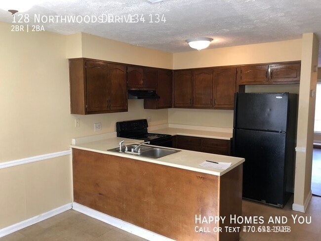 Building Photo - 128 Northwoods Dr