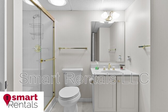 Building Photo - 944 Wellesley Pl Dr