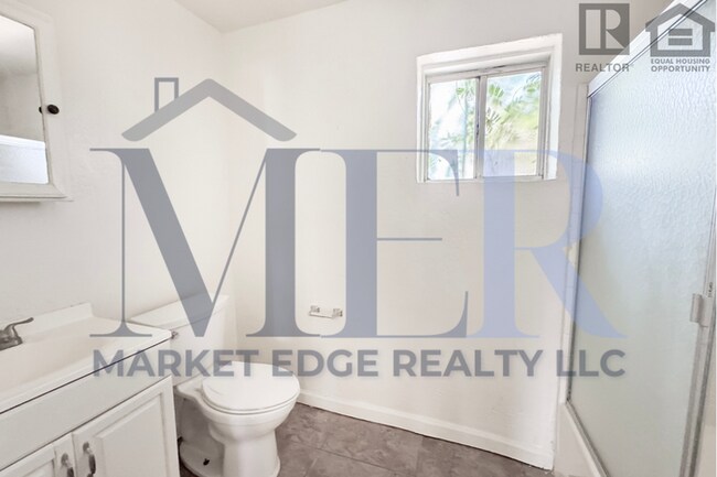 Building Photo - 2Bed/1Bath Home 24th St/Thomas Rd! $199 MO...