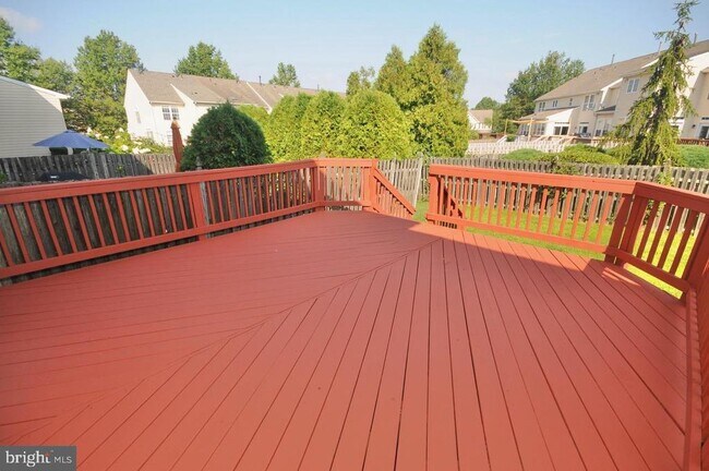 Building Photo - 5 Bridle Ct