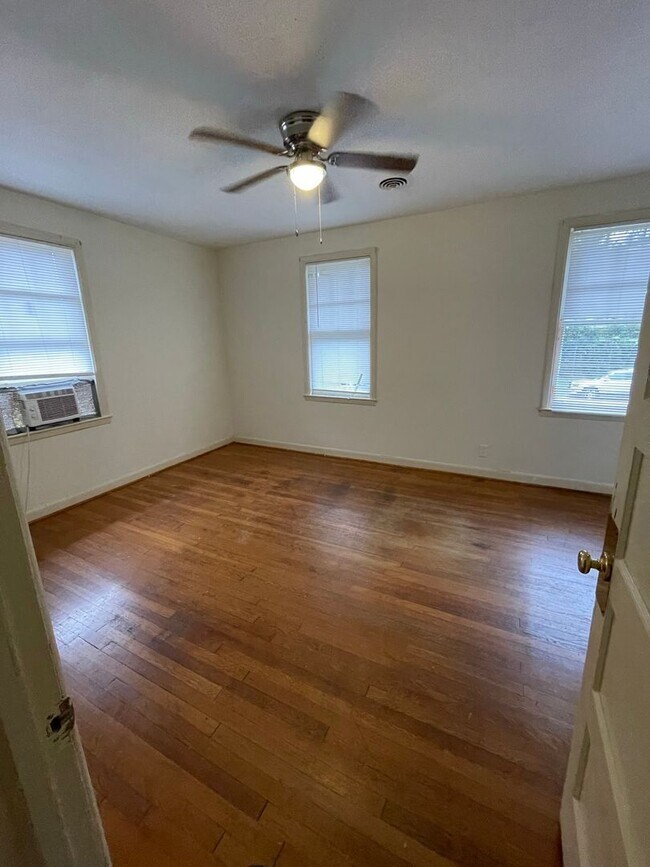 Building Photo - 3bd/1.5 bath located in University Hill- ***COMING IN JUNE***