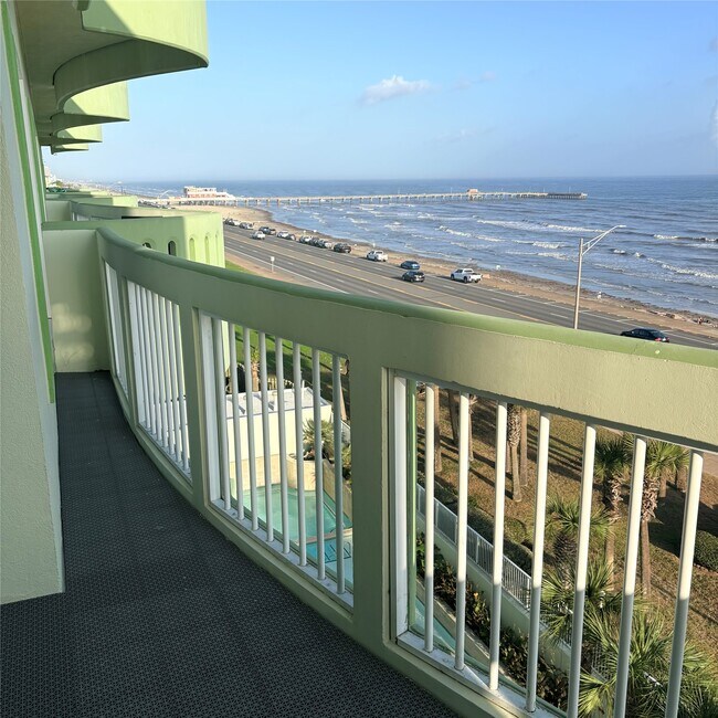 Building Photo - 9420 Seawall Blvd