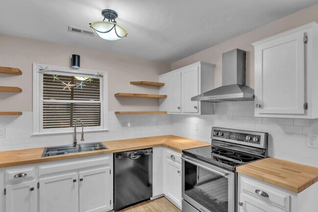 Building Photo - 117 Foster Creek Ct