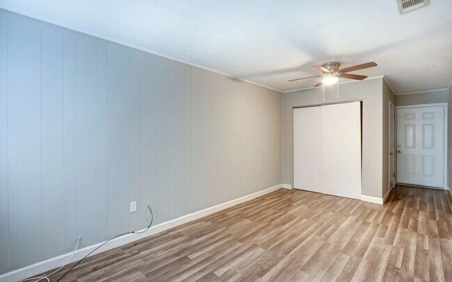 Building Photo - Large 3BR/1BA Downtown House For Rent Walking Distance to Daffin Park