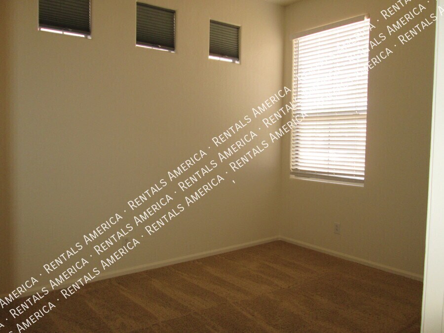 Building Photo - 3809 E Fruitvale Ave