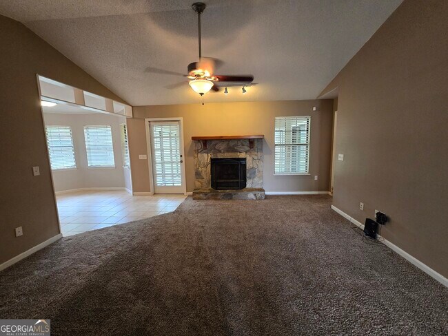 Building Photo - 127 Summerfield Dr