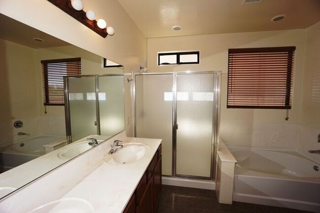 Building Photo - 48 S Happy Valley Saddle Dr