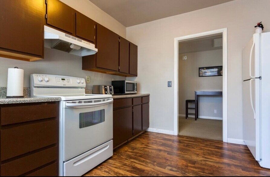 Building Photo - 1709 Villa Pl