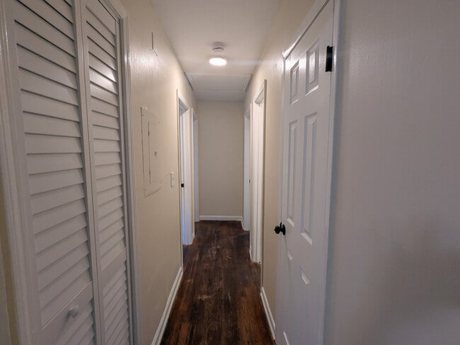 Building Photo - 2871 Marco Dr NW