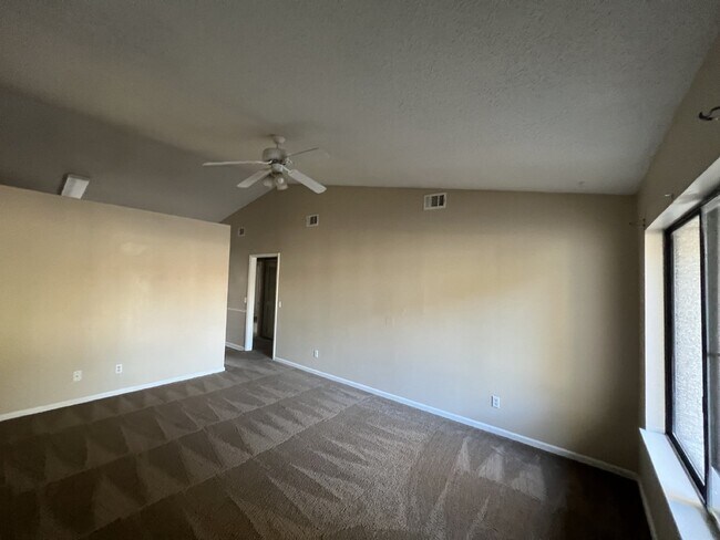 Building Photo - Condo for Rent