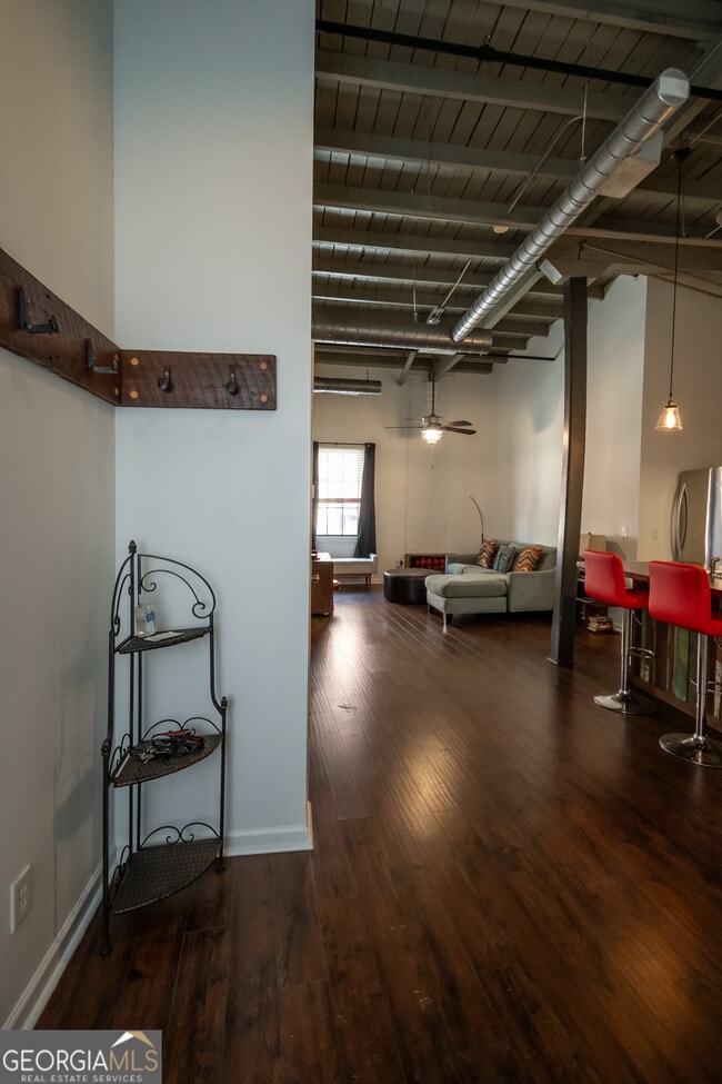 Building Photo - 269 N Hull St