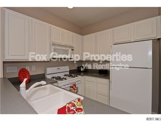 Building Photo - 12129 Memory Ln