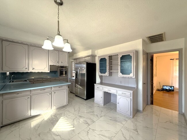 Building Photo - 5005 Colfax Pl