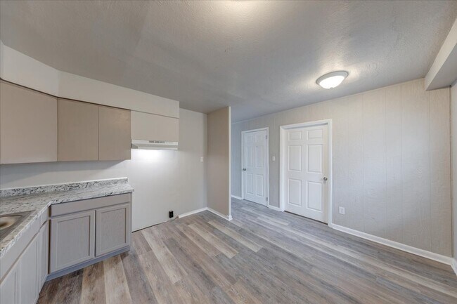 Building Photo - 7614 E 34th St