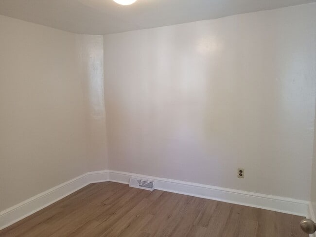 Building Photo - Cozy 2 Bedroom Twin FOR RENT in Bridgeton ...