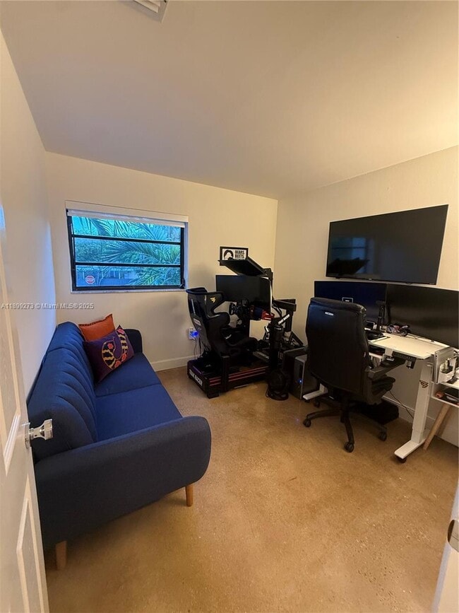 Building Photo - 4708 SW 67th Ave