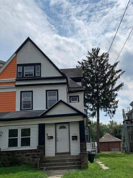 Building Photo - 1103 W State St