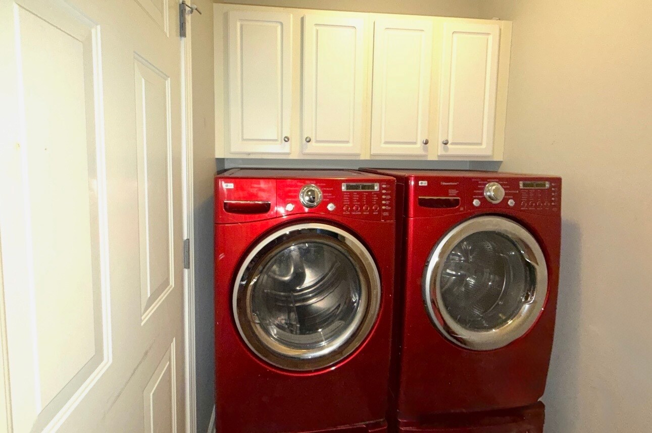 Building Photo - 3630 Sunset Hollow Dr