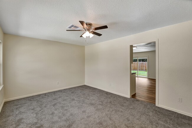 Building Photo - 2505 Dewberry Ln