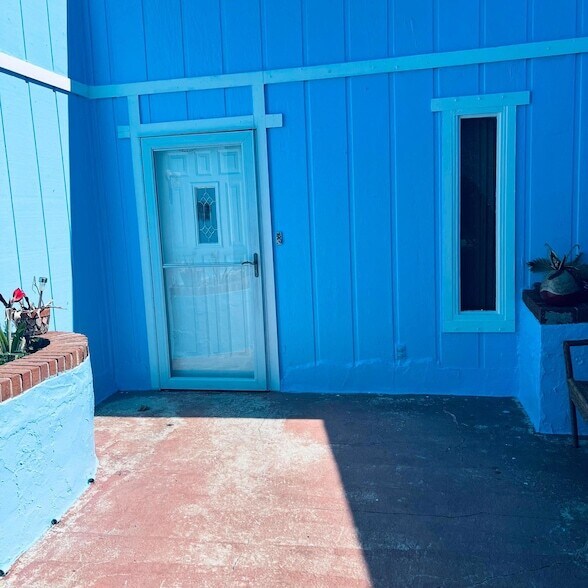 Building Photo - 182 NE Jettie Terrace