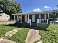 Building Photo - 722 Snow St