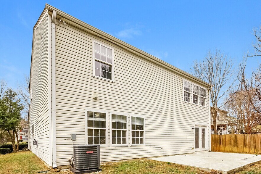 Building Photo - 1317 Crestfield Ct