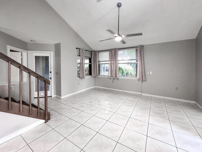 Building Photo - 3662 SW Sunset Trace Cir