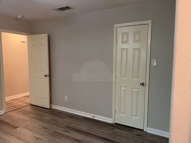 Building Photo - 1708 Goode Dr