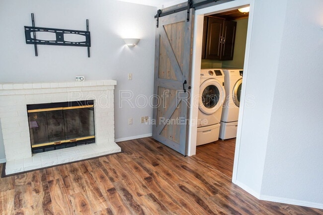 Building Photo - 916 197th St Ct E