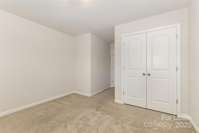 Building Photo - 17112 Carolina Hickory Dr