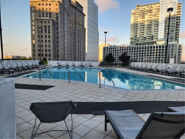 Building Photo - 3324 Peachtree Rd