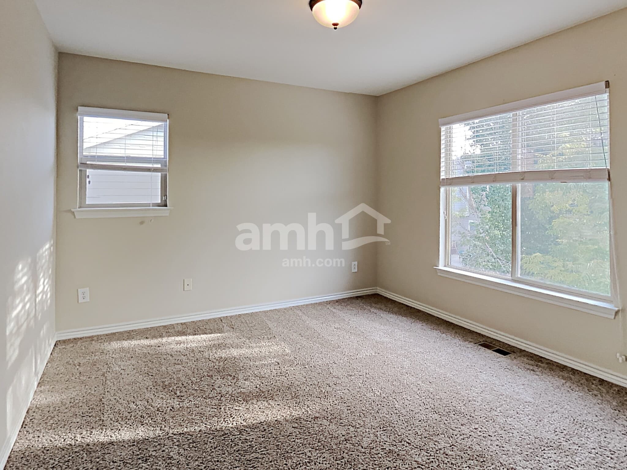 Building Photo - 12204 Hannibal St