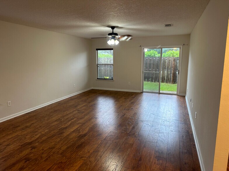 Building Photo - 958 Wynfield Cir