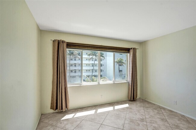 Building Photo - 1750 S Ocean Blvd