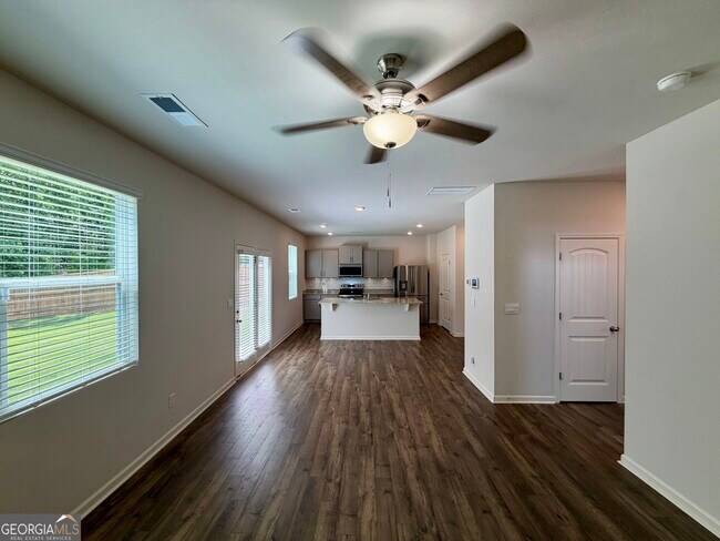 Building Photo - 8233 Bluewater Dr