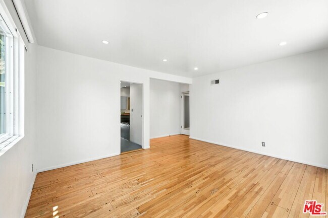 Building Photo - 1317 Devlin Dr