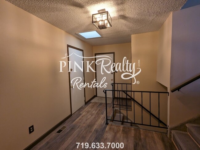 Building Photo - 4025 Cantrell Dr