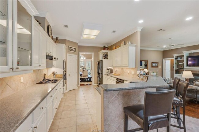 Building Photo - IMMEDIATE MOVE IN! Gorgeous 4 bedroom 3 ba...