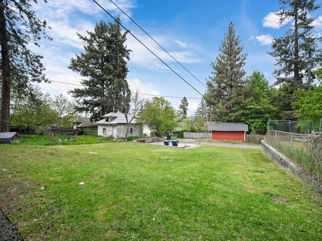 Building Photo - Quaint and Cute 1 Bedroom Close to Hospitals