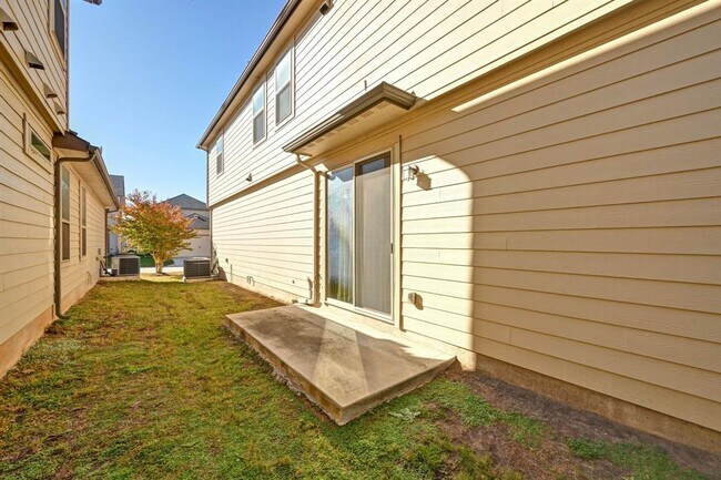 Building Photo - 127 Iron Rail Rd