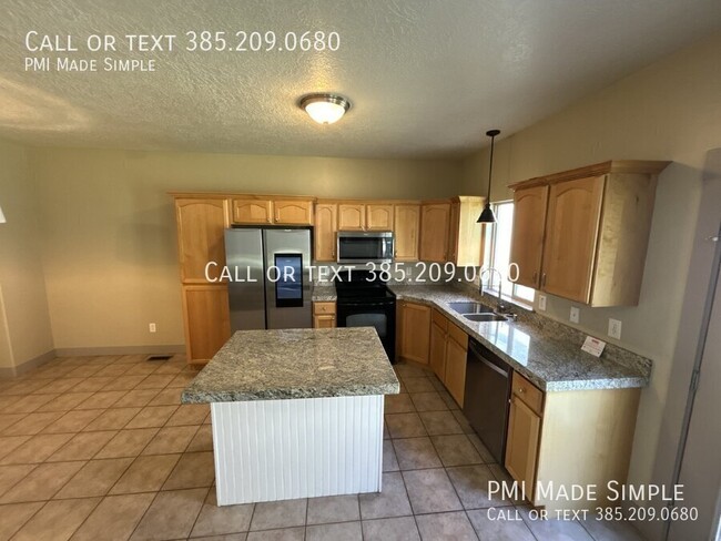 Building Photo - Huge 4BR Townhome near Trax Station | $500...