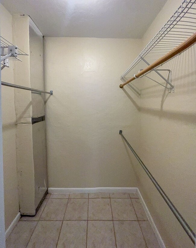 Building Photo - 4BR/3BA with Detached Garage Conversion Available Mid August! *Application Approved*