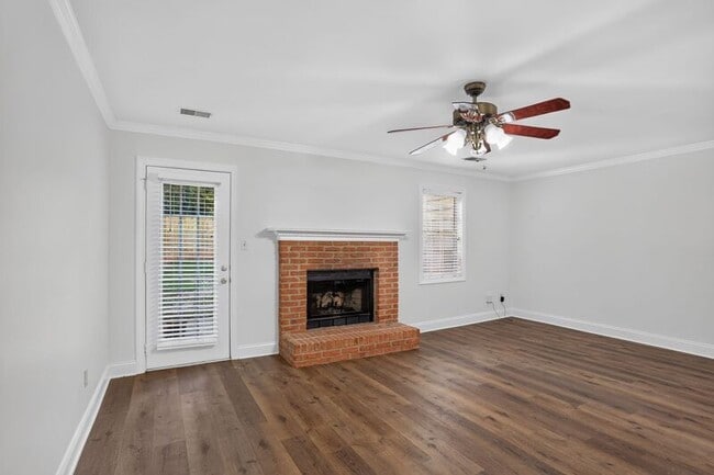 Building Photo - 1055 Westfield Trace