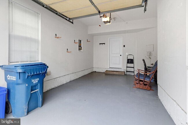 Building Photo - 7420 Brunson Cir