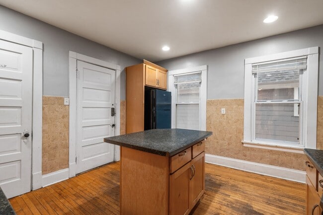 Building Photo - Cramer lower house