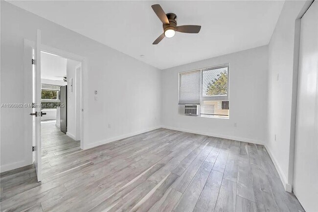 Building Photo - 1036 SW 5th St