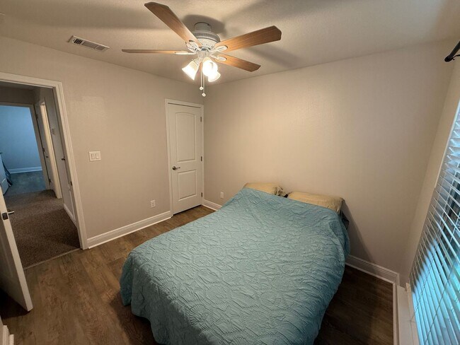 Building Photo - Pensacola - Logan Place - 3 bedroom, 2 bat...