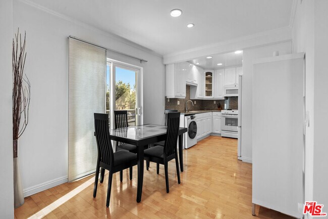 Building Photo - 1515 S Beverly Dr