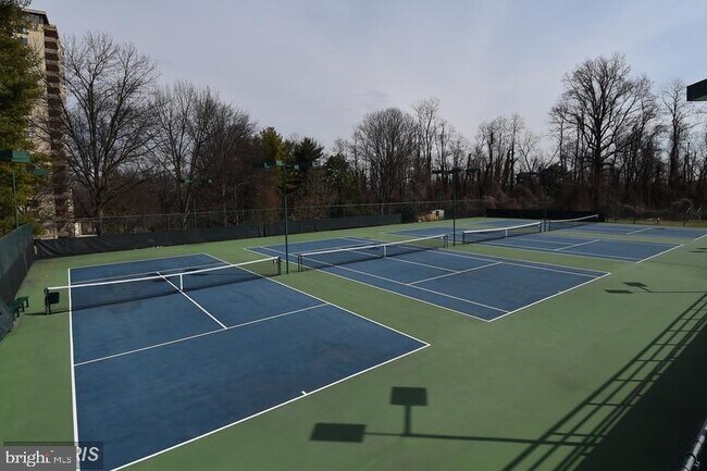 Building Photo - 5225 Pooks Hill Rd